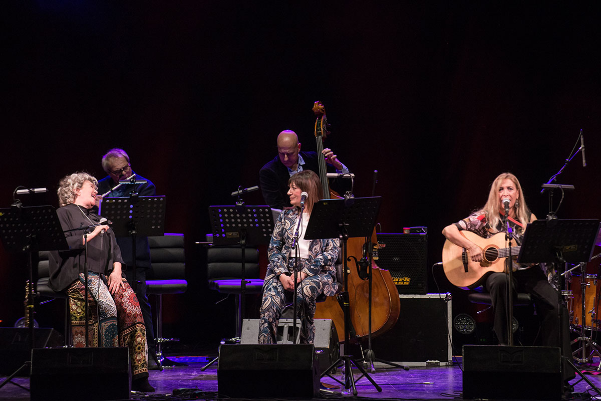 Rossana Casale, Grazia Di Michele e Mariella Nava sul palco del Teatro Verdi di Sassari