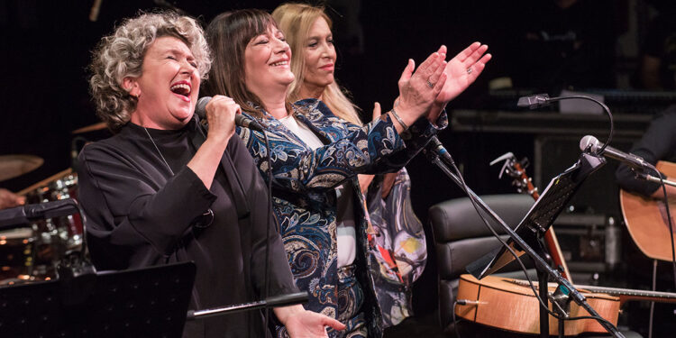 Rossana Casale, Grazia Di Michele e Mariella Nava sul palco del Teatro Verdi di Sassari