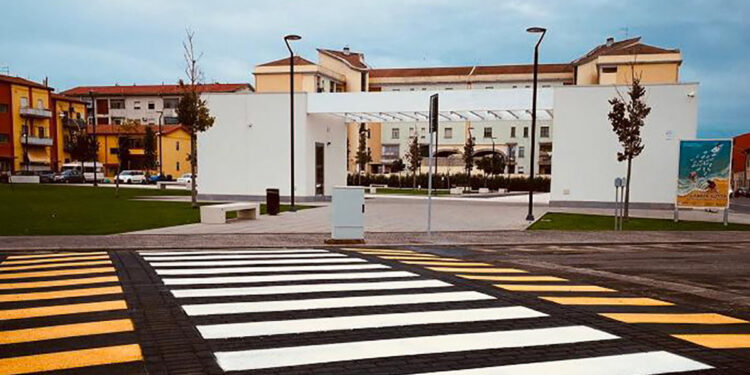 Oristano, dissuasori in piazza Abis