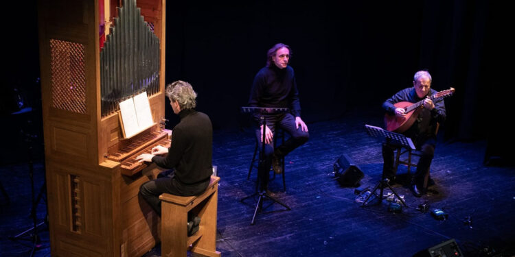 "Cantata di Paradiso", da sx Alessandro Foresti, Alessandro Anderloni e Mauro Palmas. 📷 Alberto Ferrari