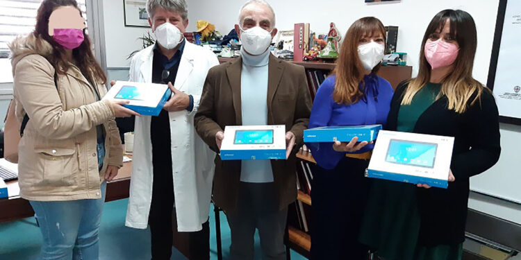 Consegna tablet Aou Sassari