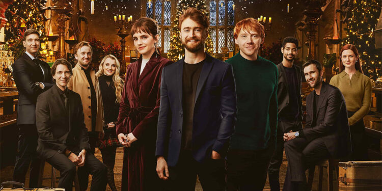 Harry Potter: Return to Hogwarts. Emma Watson, Daniel Radcliffe e Rupert Grint e molti altri membri del cast di Potter