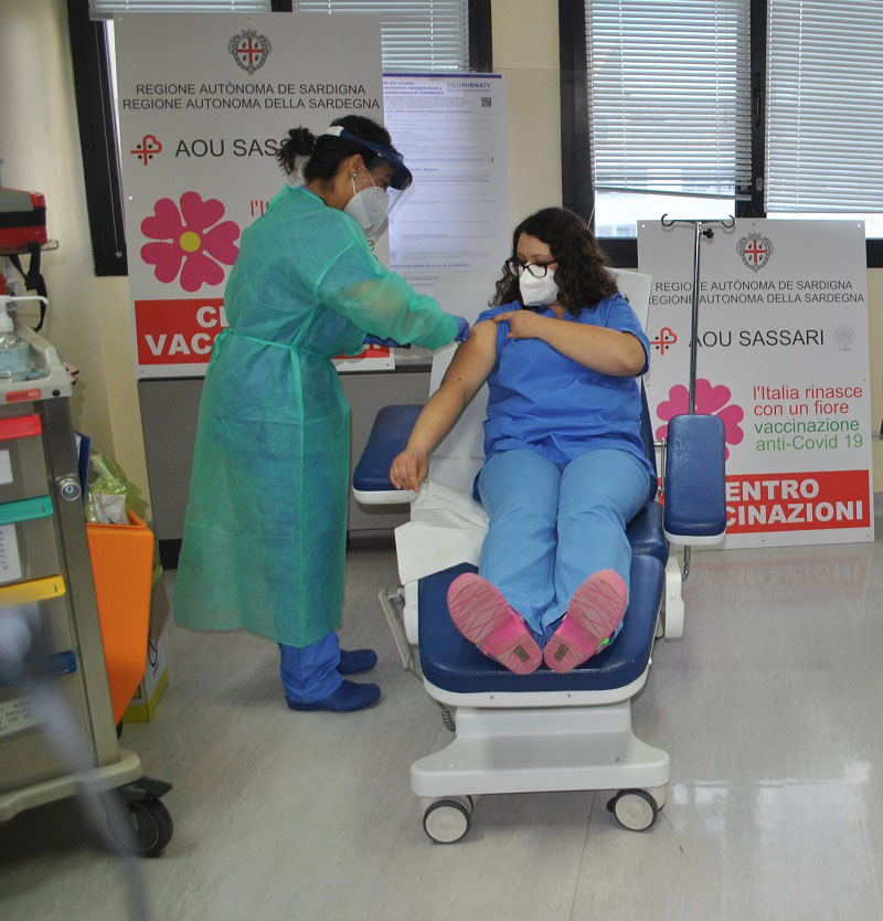 Vaccinazione prima somministrazione AOU Sassari