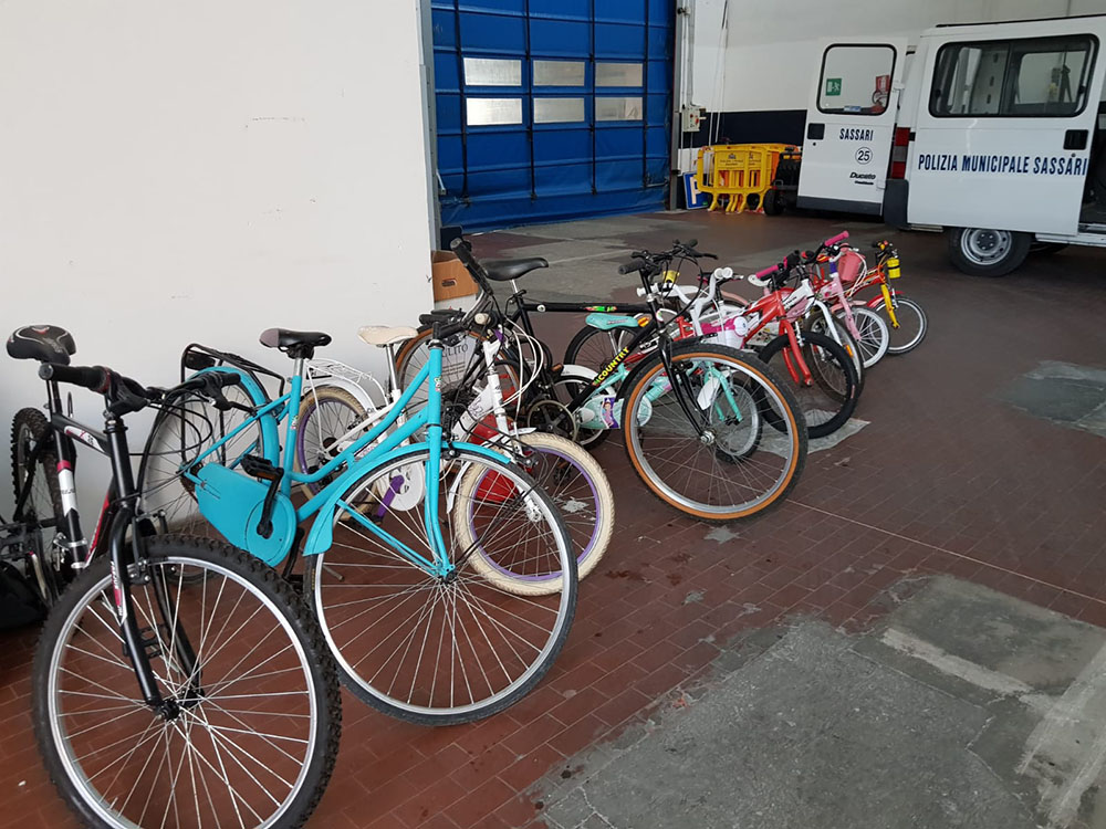 Le biciclette riassemblate dalla Polizia locale di Sassari