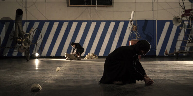 Theatre en vol "Tracce". ? Naïma Savioli