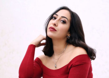 Veronica Perseo. ? Valentino Cintura