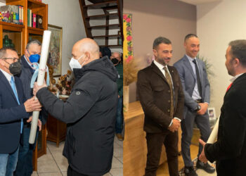 La consegna dei ceri ai Componidoris Livio Urru e Francesco Loi