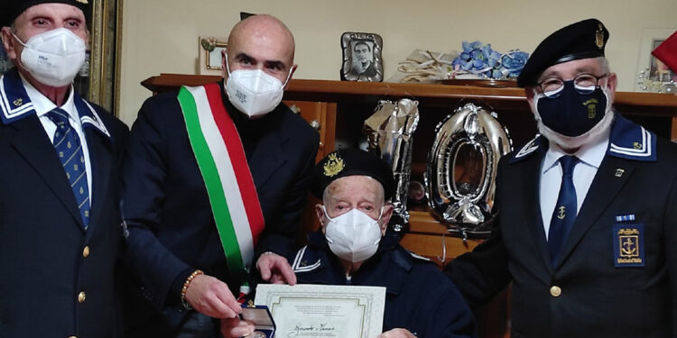 L'assessore Sorgia col signor Mulas