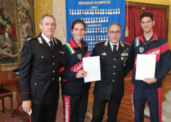 Stefano Oppo e Stefania Gobbi premiati dal Colonnello Gianni Massimo Cuneo. ? Marco Vendrame