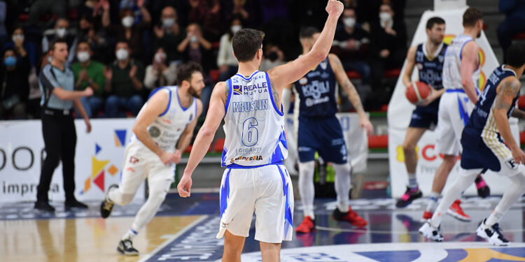 Filip Kruslin. ? Luigi Canu