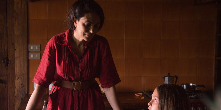 Maria Grazia Cucinotta ne Il vecchio e la bambina