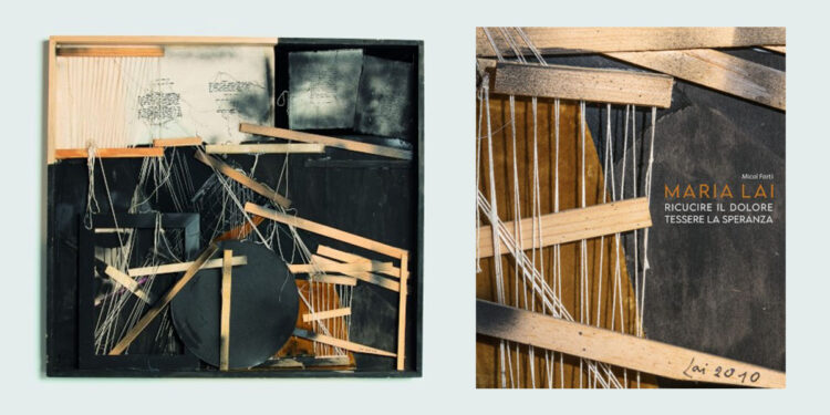 Maria Lai, “Errando”, 2010, Legno, spago, acrilico, stoffa, plastica, vernice 115 x 96 x 8,5 cm. Courtesy © Archivio Maria Lai by SIAE 2022. 📷 Giorgio Dettori