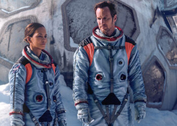 Halle Berry e Patrick Wilson in “Moonfall”. ? ©01Distribution