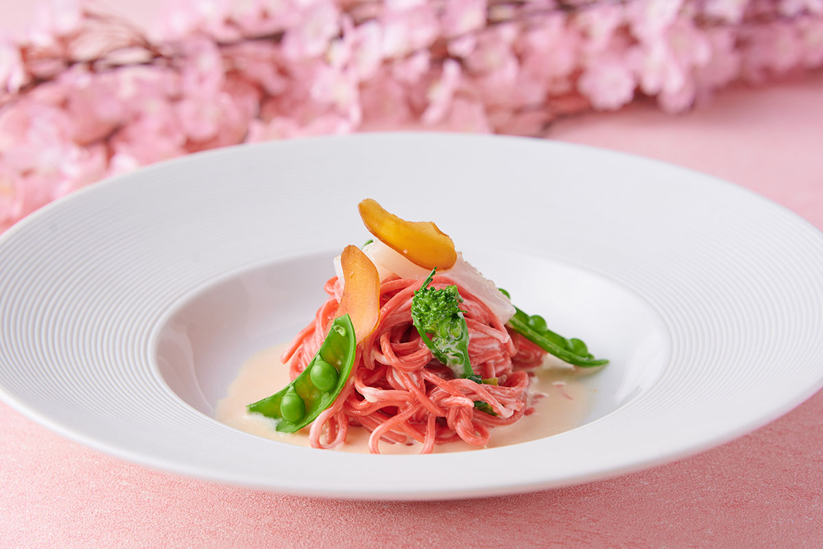 I tagliolini rosa del ristorante Tavola Tavole by Zillion di Tokyo 