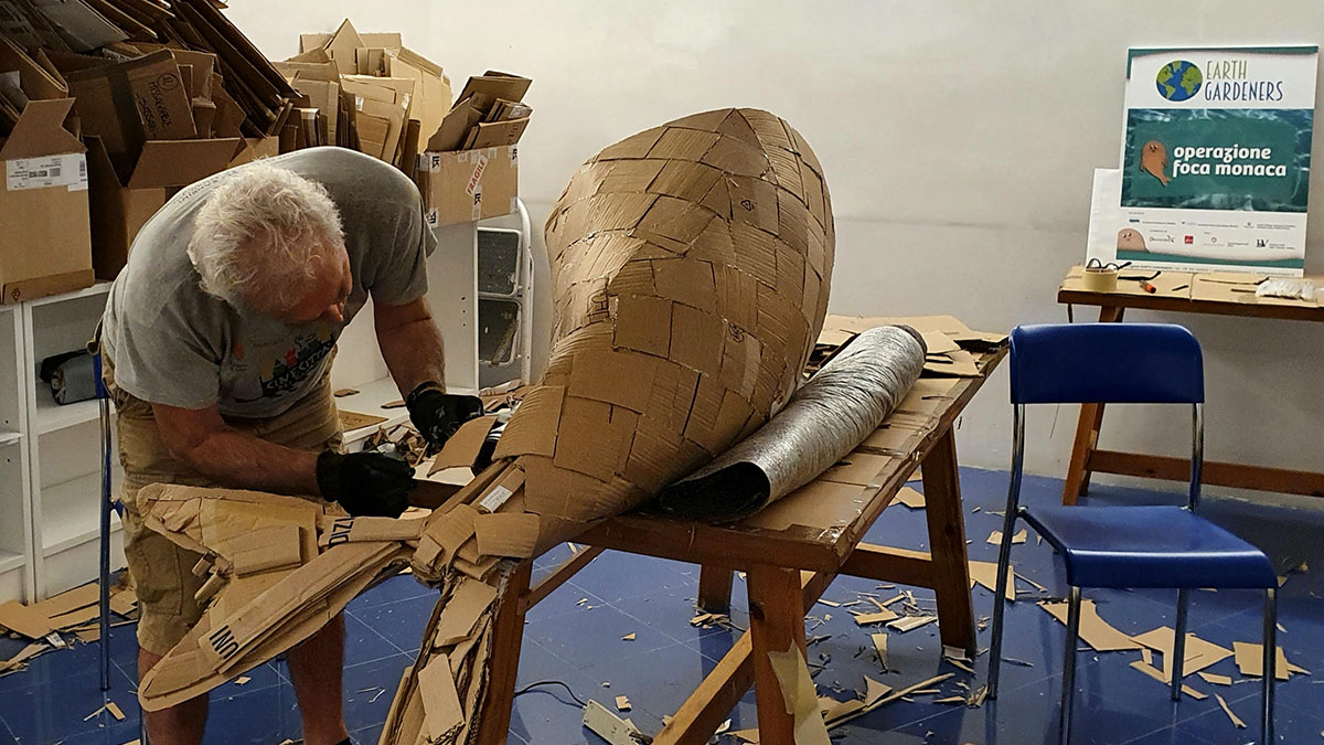 Edoardo Malagigi con la Foca monaca