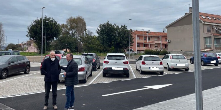 Il sopralluogo del Sindaco Lutzu e dell'Assessore Pinna nel parcheggio di via Campania