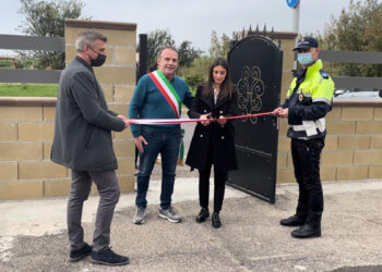 Oristano: il Sindaco Lutzu e l'Assessora Murru inaugurano le casette di via Brianza