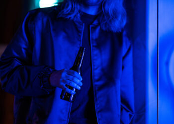 Birra notte strada. ? Depositphotos