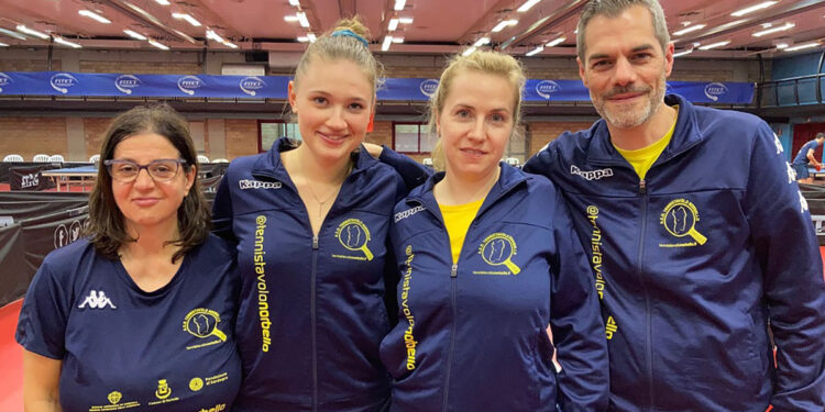 Il Presidente Simone Carrucciu posa con le norbellissime