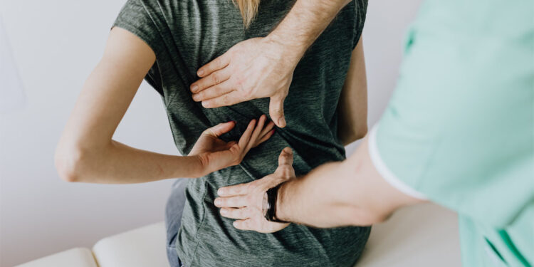 Mal di schiena. ? Karolina Grabowska | Pexels