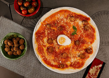 Il Pane Frattau alle polpette della Panefratteria di Cagliari