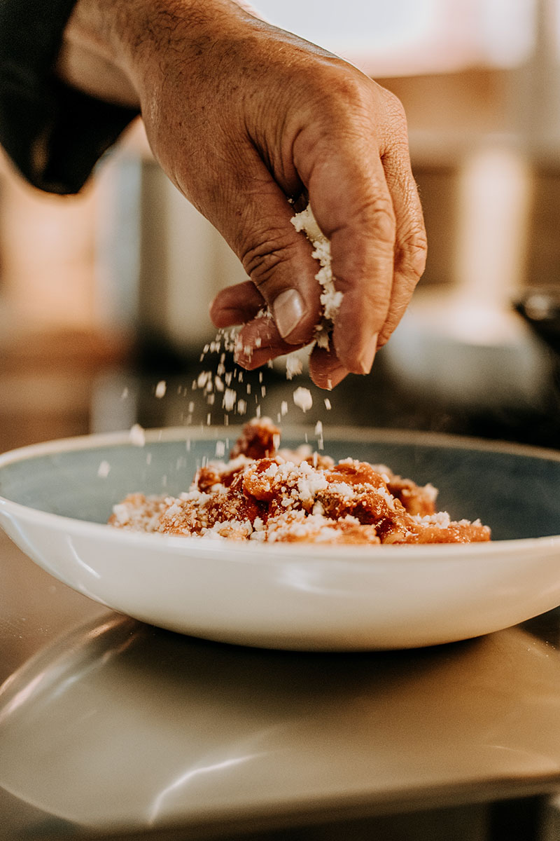 Lo Zichi di Bonorva pronto ad essere servito in tavola alla Panefratteria di Cagliari