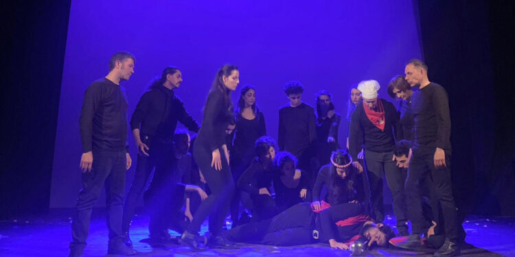 Gli allievi della scuola di teatro diretta da ArtsTribu di Sassari