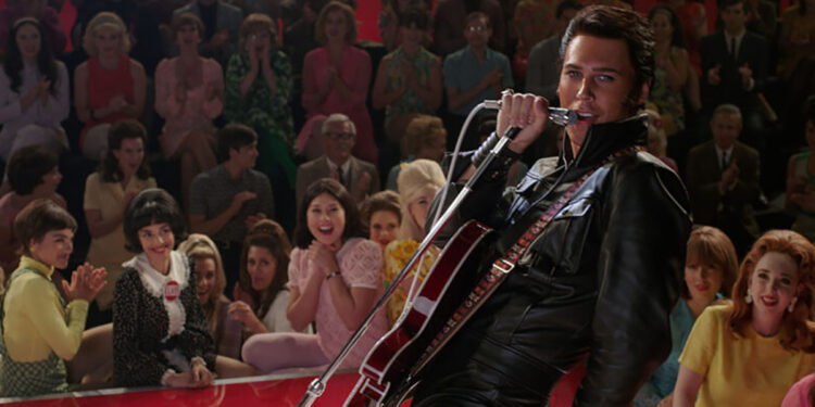 Austin Butler nel film “Elvis”