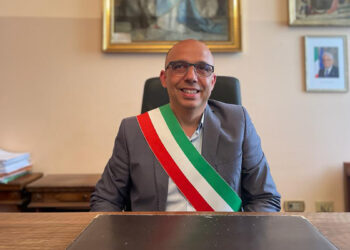 Il Sindaco Sanna nel suo ufficio