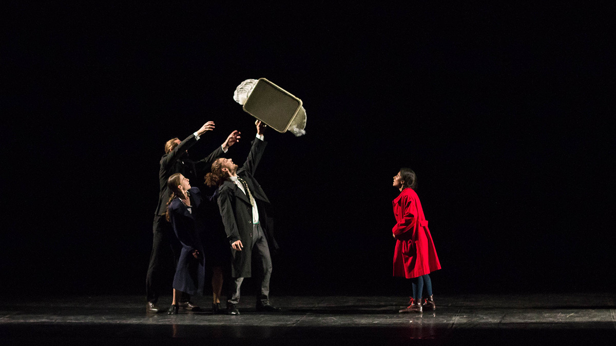 "Little Something" di Twain/Centro di Produzione Danza