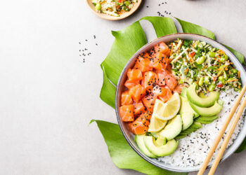 Poke bowl. ? Depositphotos