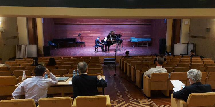 La giuria nella Sala Sassu