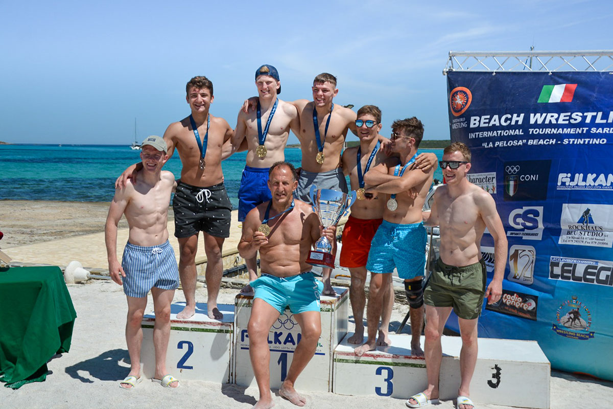 La nazionale svizzera campione della 17ª edizione del Torneo Internazionale di beach wrestling Sardinia a Stintino
