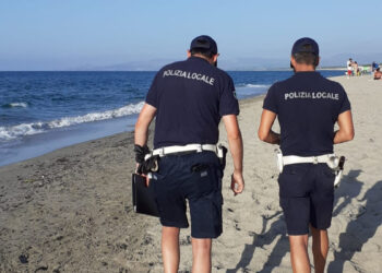 Gli agenti della Polizia locale di Sassari vigilano sulla sicurezza dei bagnanti