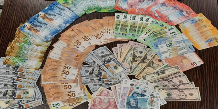 ADM sequestro valuta aeroporto Elmas