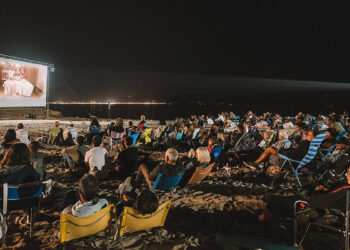 Proiezione spiaggia al festival “Cinema delle Terre del Mare” di Alghero