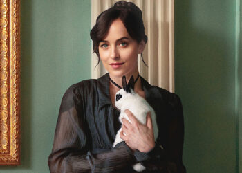 Dakota Johnson in “Persuasione”