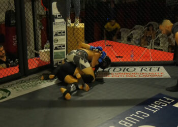 Matteo Dore vs Riccardo Fresilli un momento del combattimento della nona edizione del Fight club championship