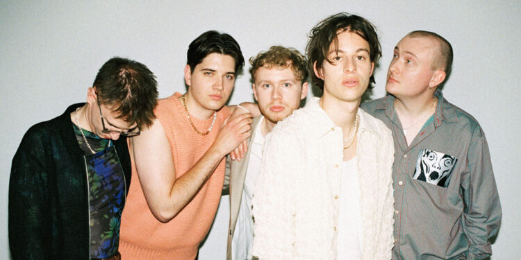 Giant Rooks. ? Moritz Kind