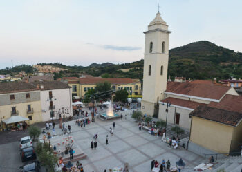 Loceri Piazza Nonnu Melis