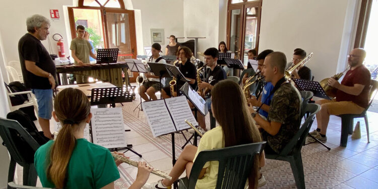 Prove orchestra jazz a Stintino