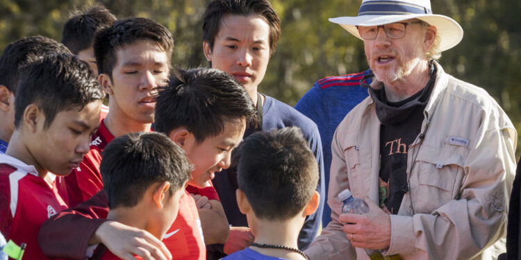 Ron Howard sul set di “Tredici Vite”. ? Vince Valitutti / Metro Goldwyn Mayer Pictures