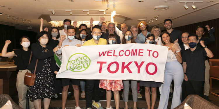 Tokyo dà il bentornato ai primi turisti italiani