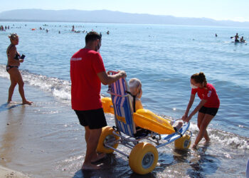 Balneazione disabili gravi al Poetto di Cagliari
