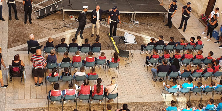 La Polizia locale di Sassari dona giochi ai Mini Candelieri