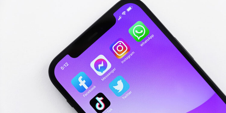 Smartphone. ? Unsplash | Jeremy Bezanger