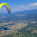 Parapendio in volo durante il Campionato Europeo 2022 a Nis in Serbia