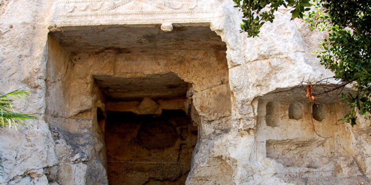 Cagliari, Grotta della Vipera