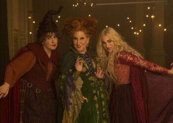 Kathy Najimy, Bette Midler e Sarah Jessica Parker in Hocus Pocus 2. 📷 ©Disney