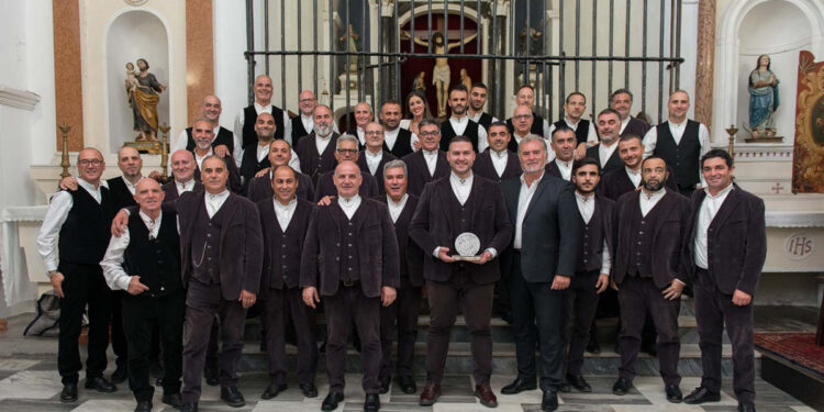 I cori Sardos in su coro e Voches ‘e ammentos al termine del concerto